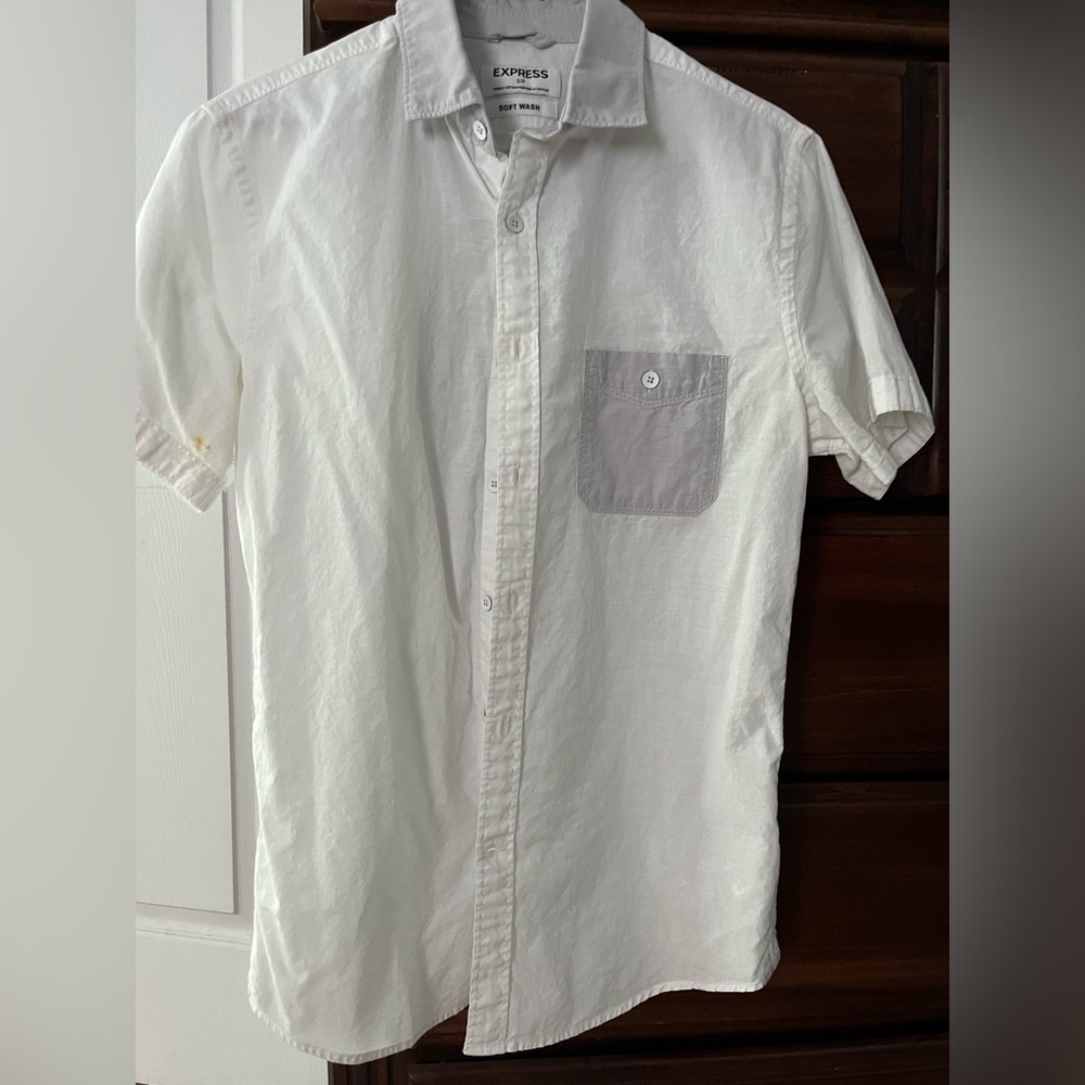 Express pocket button up